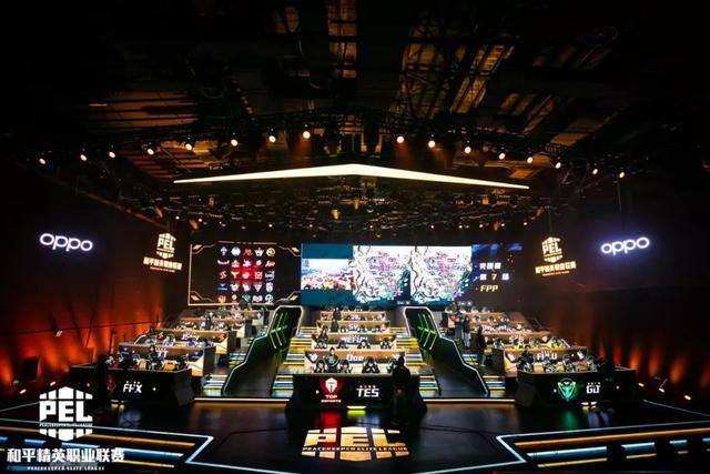 豪门舞台上 豪门舞台上